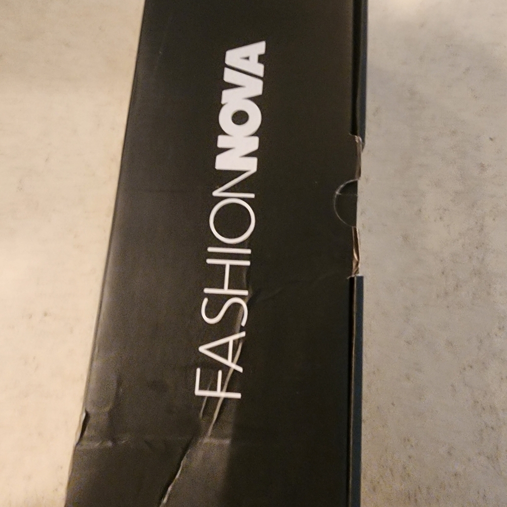 FF - Fashion Nova Josette Sandals 9 - Picture 3 of 6
